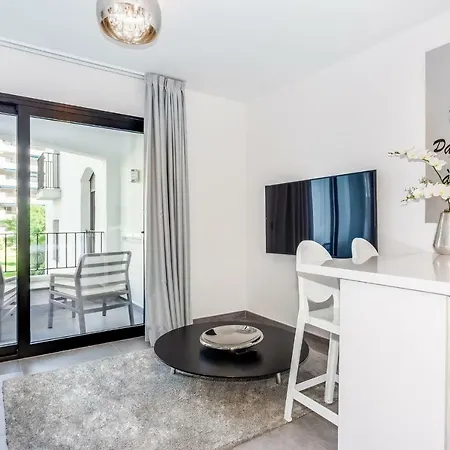 By Riva - Exclusive, Contemporary In Puerto Banus Gardens מארבלה