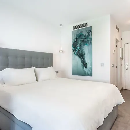 דירה By Riva - Exclusive, Contemporary In Puerto Banus Gardens *